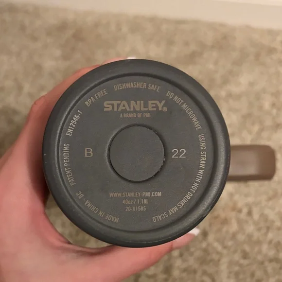 Stanley 40oz Adventure Quencher H2.0 Travel Tumbler - Picture 2 of 5